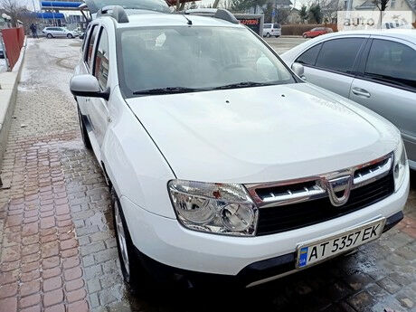 Dacia Duster 2011 года