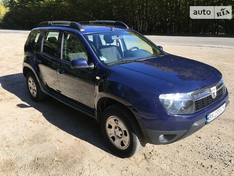 Дачия Duster 2011 року Dacia Duster 2011 року