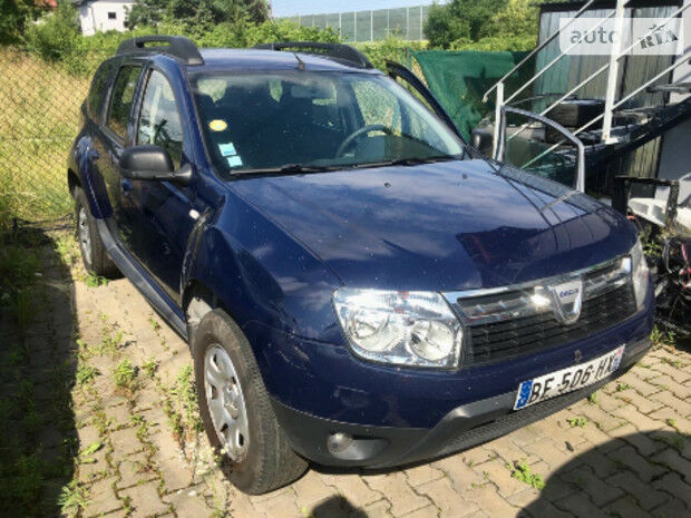 Дачия Duster 2012 року Dacia Duster 2012 року