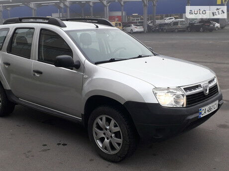 Дачия Duster 2010 года Dacia Duster 2010 года