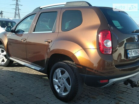 Дачия Duster 2011 года Dacia Duster 2011 года