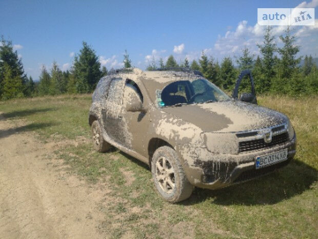 Dacia Duster 2011 года