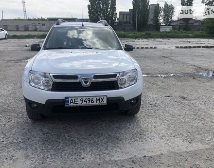 Dacia Duster 2012 года