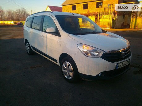 Dacia Lodgy 2013 року