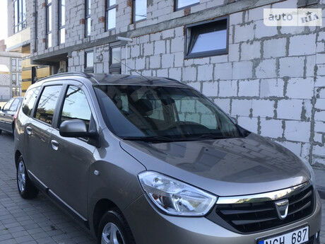 Dacia Lodgy 2013 года