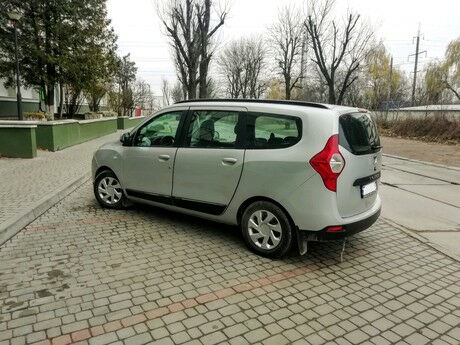 Dacia Lodgy 2013 года