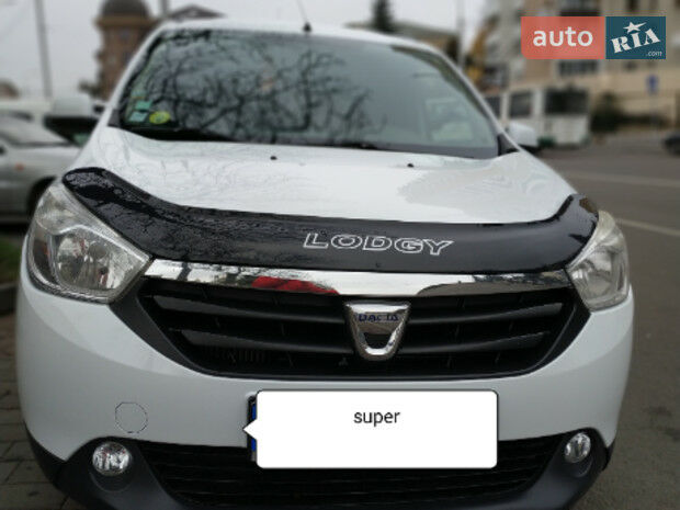 Дачия Лоджи 2012 года Dacia Lodgy 2012 года