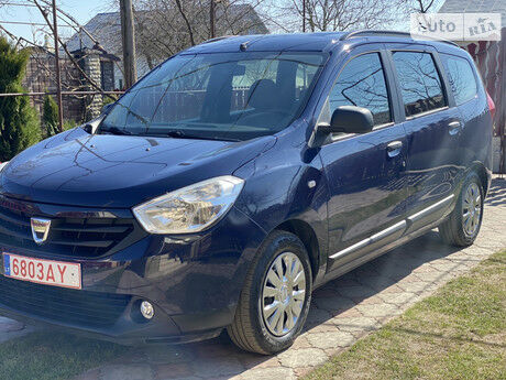 Дачия Лоджи 2012 года Dacia Lodgy 2012 года