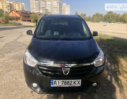 Dacia Lodgy 2015 року