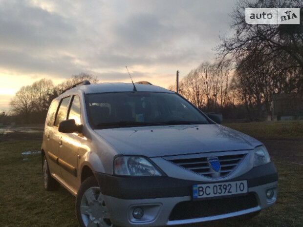 Dacia Logan 2008 года