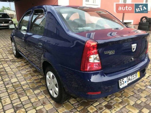 Dacia Logan 2009 року