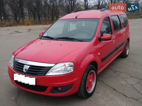 Dacia Logan 2009 года