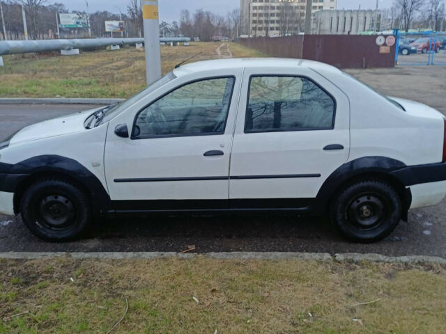 Дачия Логан 2007 року Dacia Logan 2007 року