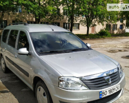 Dacia Logan 2012 року