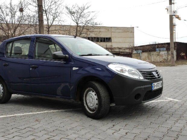 Dacia Sandero 2009 года