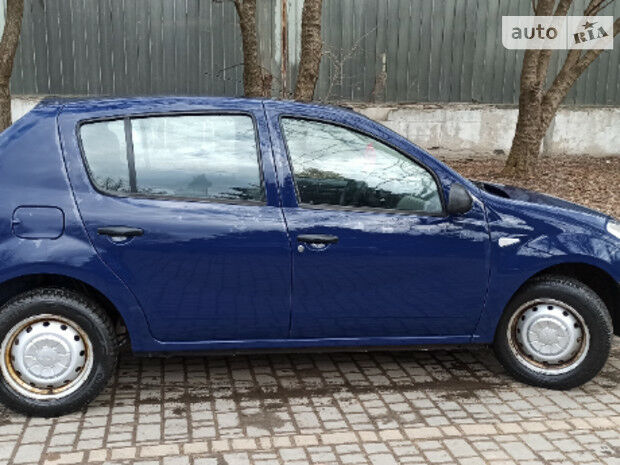 Dacia Sandero 2009 года