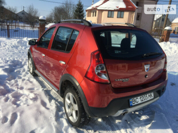 Dacia Sandero 2010 року