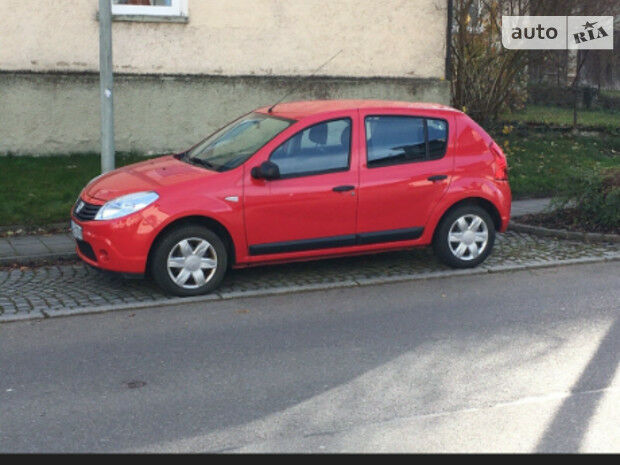 Dacia Sandero 2009 року