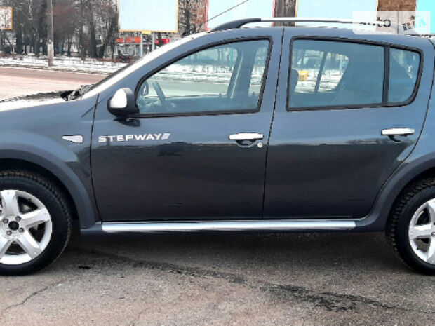 Dacia Sandero 2010 року