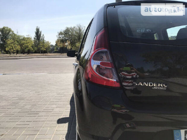 Dacia Sandero 2010 года