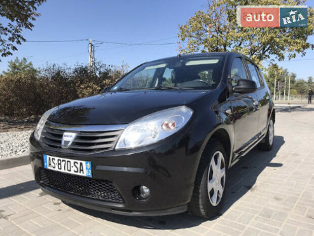 Dacia Sandero 2010 года