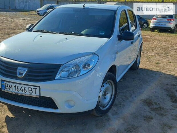 Dacia Sandero 2010 року