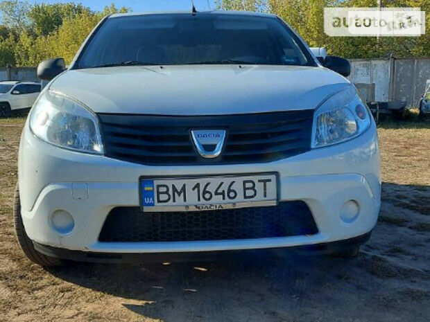 Dacia Sandero 2010 року