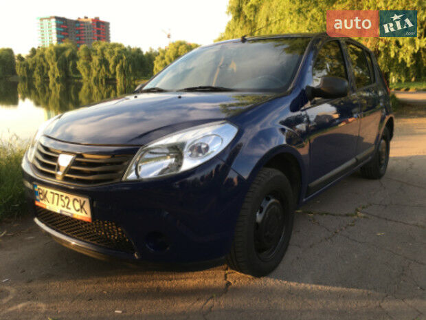 Дачия Сандеро 2009 года Dacia Sandero 2009 года