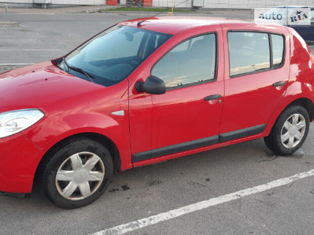 Dacia Sandero 2009 року