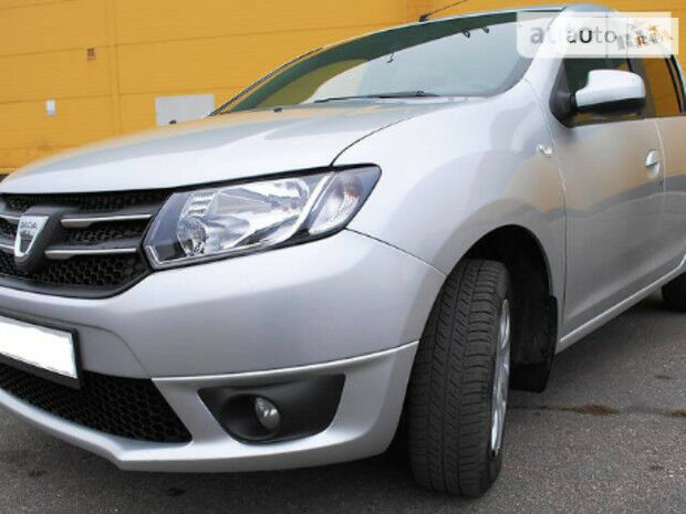 Dacia Sandero 2013 року