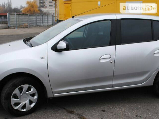 Dacia Sandero 2013 года