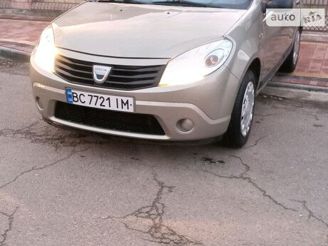 Дачия Сандеро 2010 года Dacia Sandero 2010 года