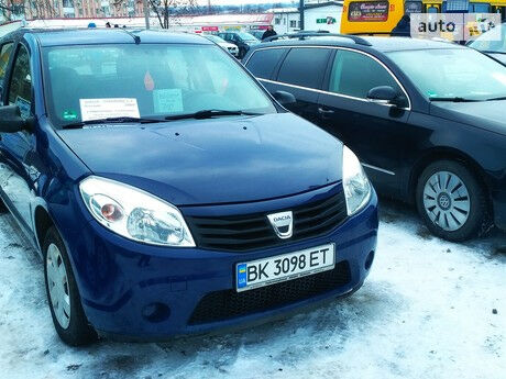 Dacia Sandero 2009 року