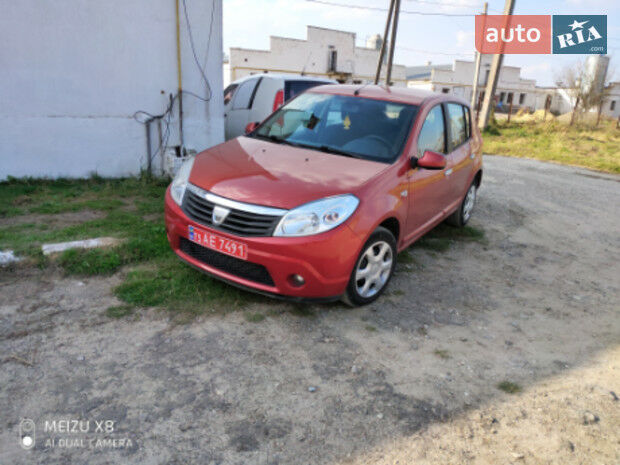 Dacia Sandero 2009 года