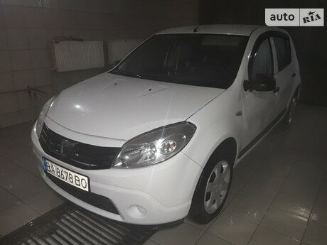Дачия Сандеро 2012 года Dacia Sandero 2012 года