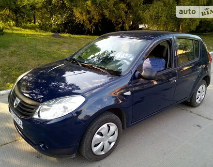 Dacia Sandero 2011 года