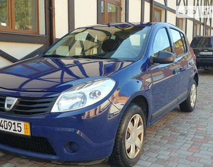 Dacia Sandero 2009 року