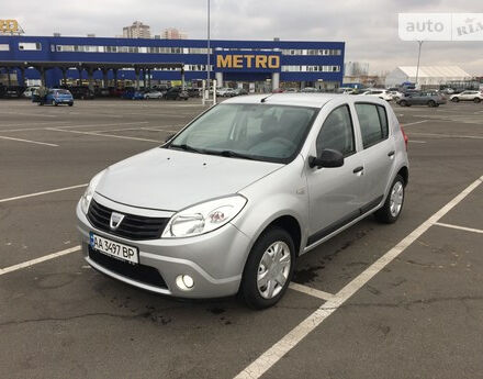 Dacia Sandero 2009 року