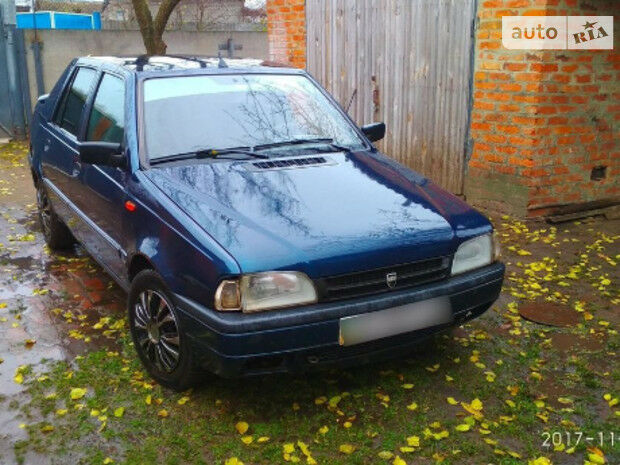 Дачия Супер Нова 2003 года Dacia SuperNova 2003 года