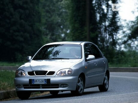 Daewoo Lanos 2001 року