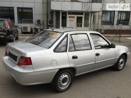 Дэу Нексия 1999 года Daewoo Nexia 1999 года