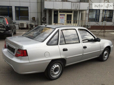 Daewoo Nexia 1999 року