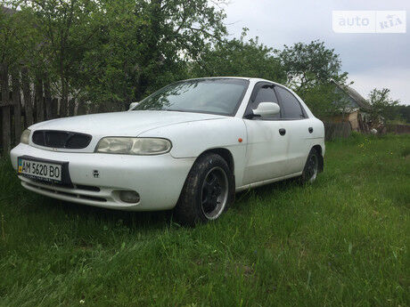 Daewoo Nubira 1998 року