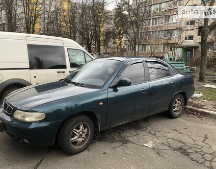 Daewoo Nubira 1998 року