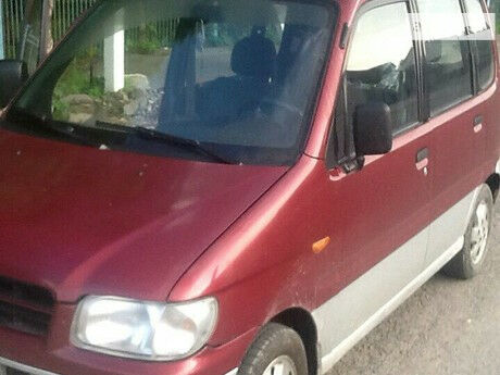 Дайхатсу Мув 2000 року Daihatsu Move 2000 року