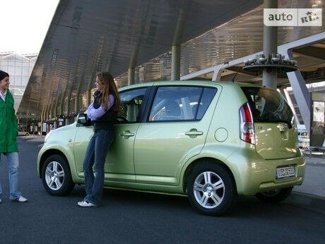 Дайхатсу Сирион 2006 года Daihatsu Sirion 2006 года