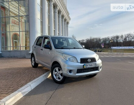 Фото на отзыв с оценкой 4.6 о Daihatsu Terios 2010 году выпуска от автора "Кирилл" с текстом: Если бы японцы выпускали бы новый Daihatsu с большим объемом двигателя, с учетом увеличенных габа...