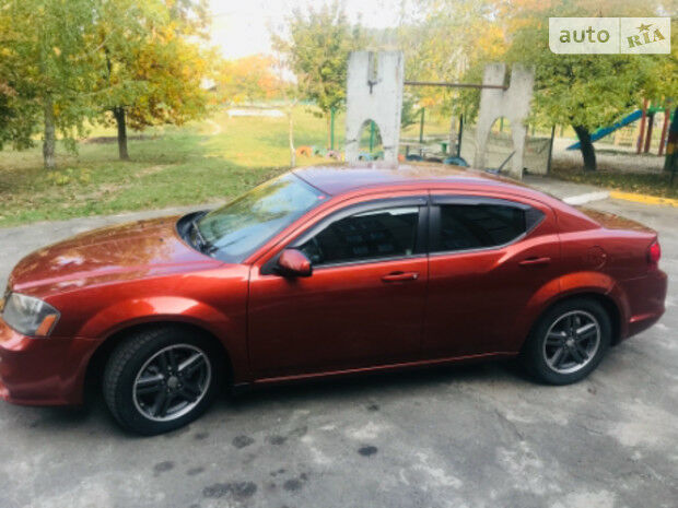 Dodge Avenger 2011 года