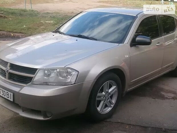 Dodge Avenger 2008 года