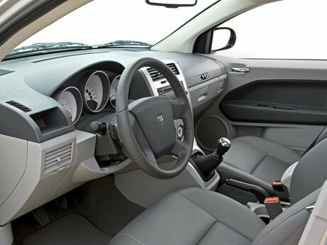 Додж Калибер 2008 року Dodge Caliber 2008 року